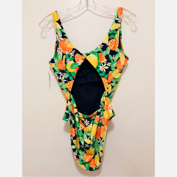 Old Navy Twist-Back Cutout One-Piece Swimsuit Large‎ NWT - Picture 10 of 11